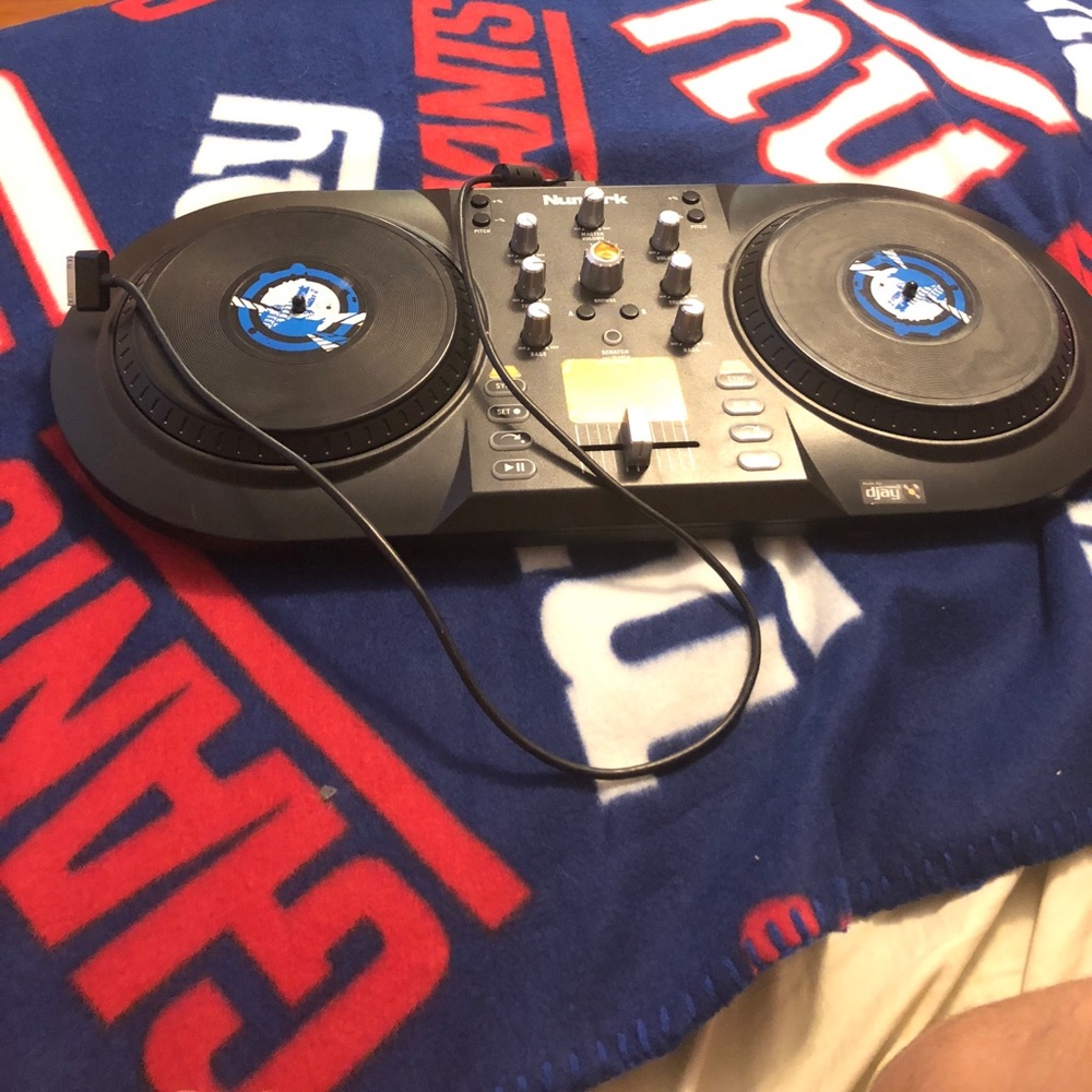 Numark IDJ Live